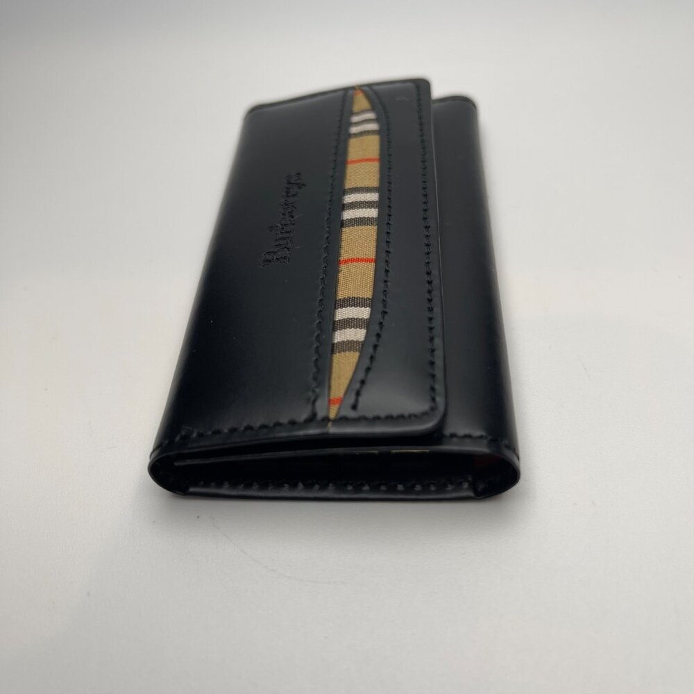 Burberrys Vintage Leather Key Holder with Nova Check Accents in Black - Preowned - Picture 4 of 9